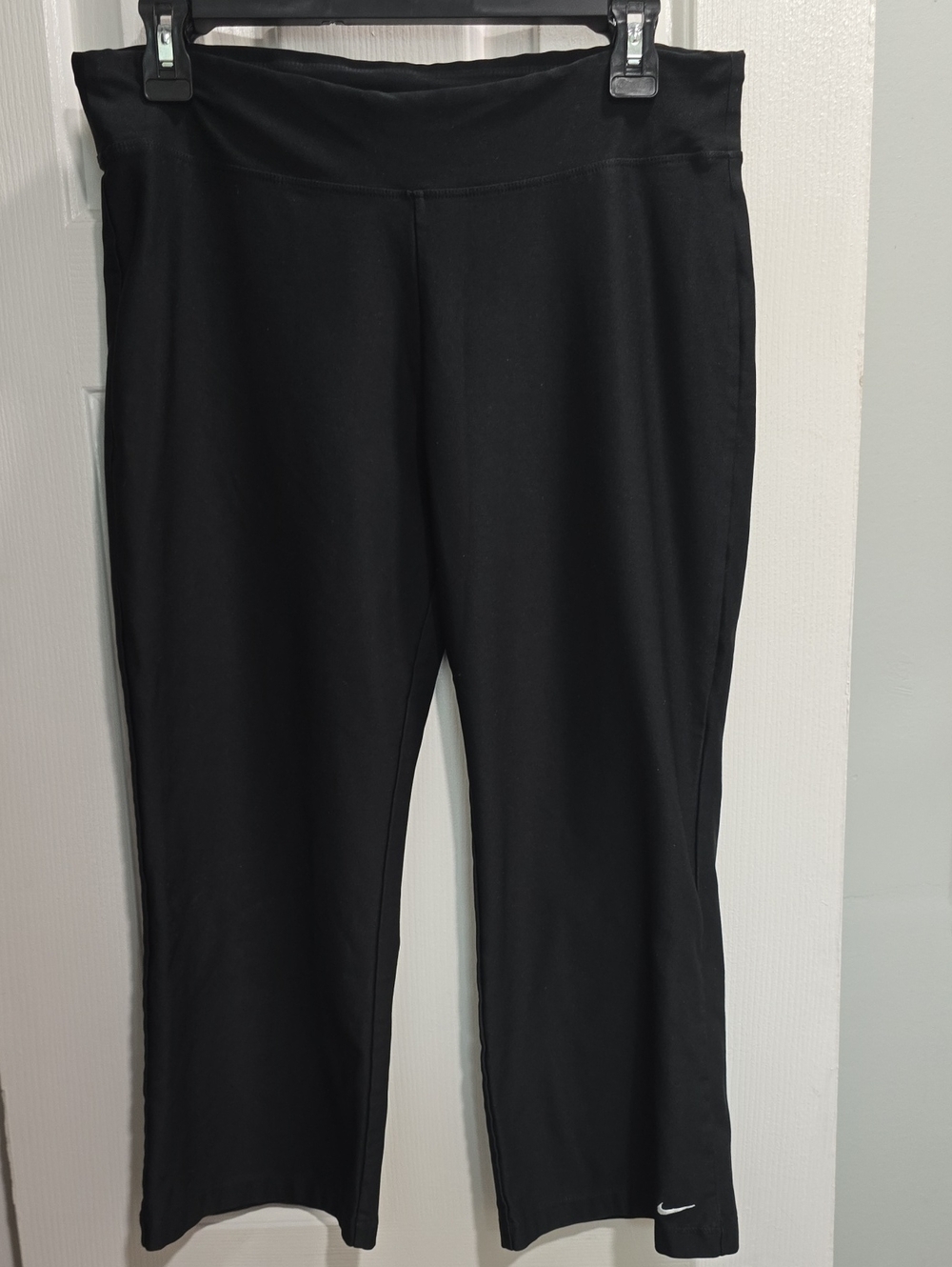 Nike Black Cropped Athletic pants Size L